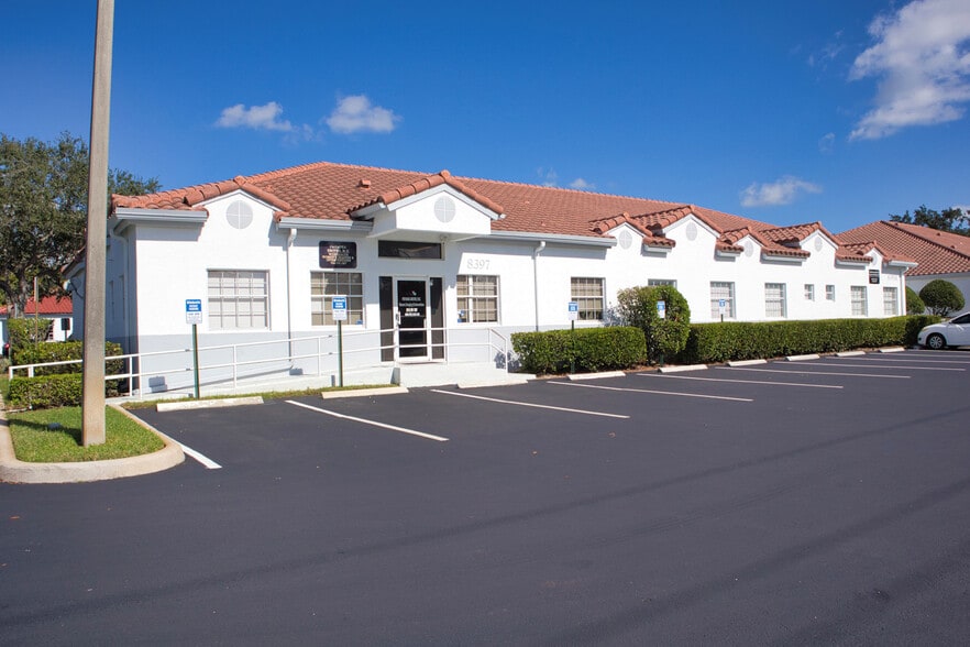 More Photos Of 8391-8397 W Oakland Park Blvd, Sunrise Unknown For Lease