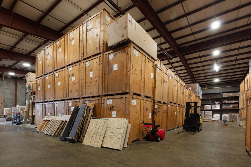 More Photos Of 14819 Southlawn Ln, Rockville Warehouse For Lease
