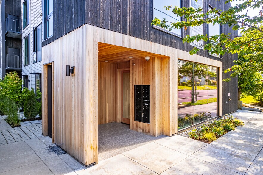 More Photos Of 1825 N Rosa Parks Way, Portland Multifamily For Sale