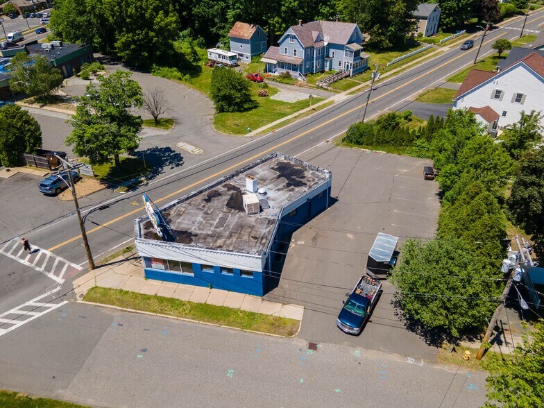 More Photos Of 55 White Ave, East Longmeadow Freestanding For Lease