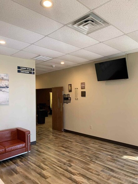 More Photos Of 6401 New York Ave, Arlington Unknown For Lease