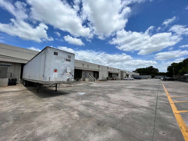 More Photos Of 5002-5300 Region Ct, Lakeland Distribution For Lease