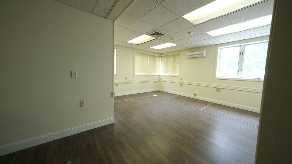 More Photos Of 761 Park Ave, Cranston Medical For Lease