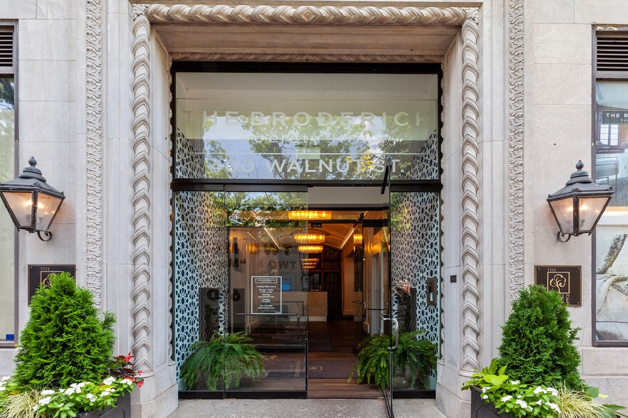 More Photos Of 400 Walnut St, Philadelphia Multifamily For Sale