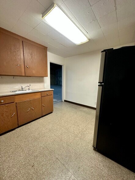 More Photos Of 612 Buena Vista Ave, Stockton Warehouse For Lease
