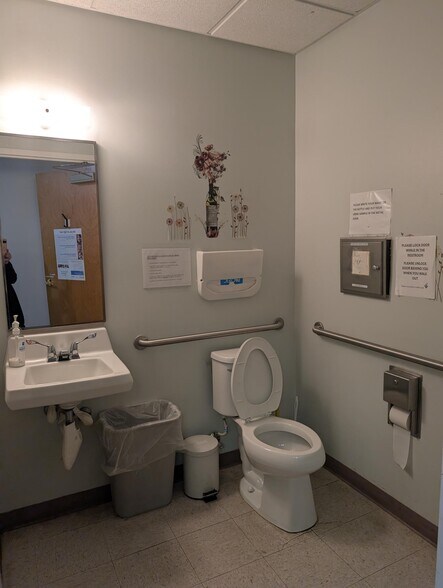 More Photos Of 950 Salem St, Brookville Medical For Lease