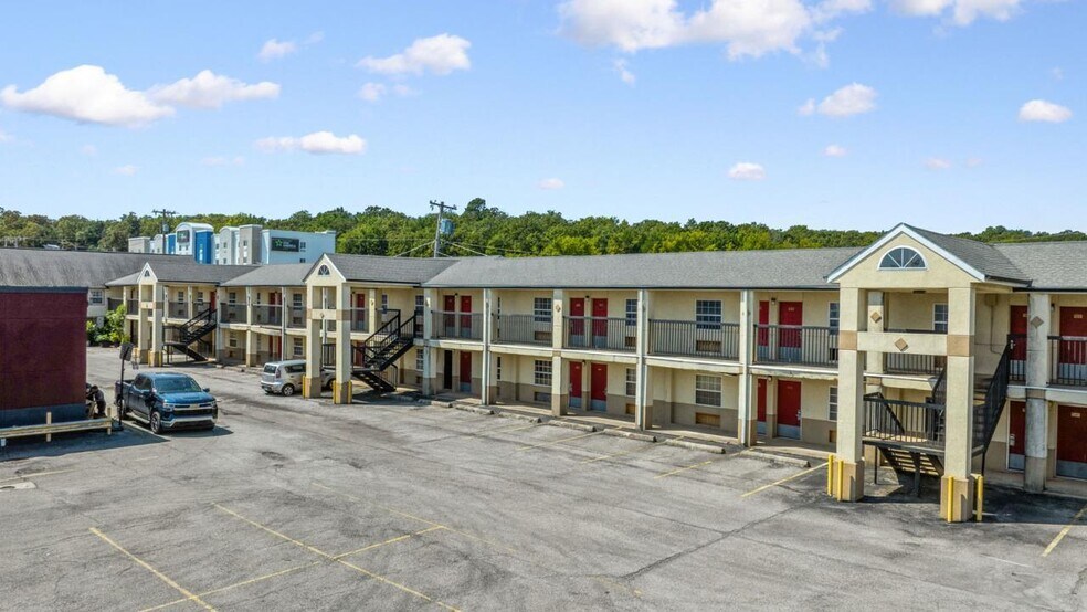 More Photos Of 419 S George Nigh Expy, Mcalester Hotel For Sale
