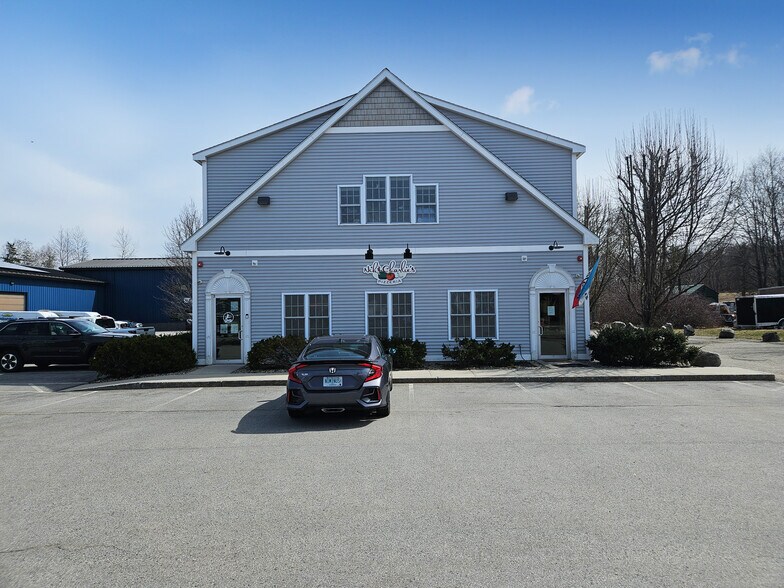 More Photos Of 437 Portsmouth Ave, Greenland Restaurant For Sale