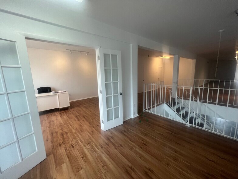 More Photos Of 49 N Federal Hwy, Dania Storefront Retail Office For Lease