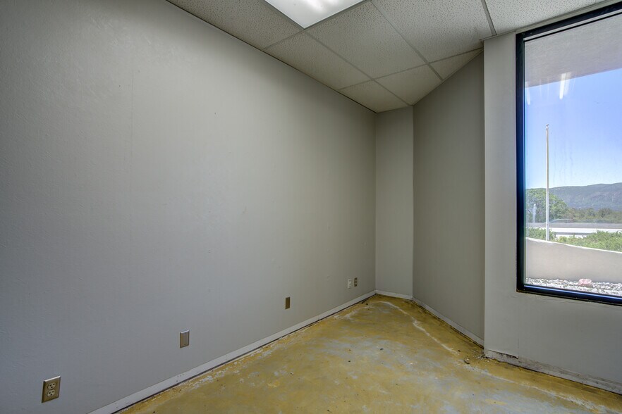 More Photos Of 18950 Base Camp Rd, Monument Office For Lease