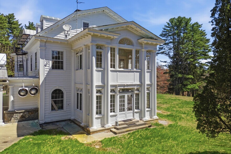 More Photos Of 2255 Ballston Ave, Saratoga Springs Restaurant For Sale