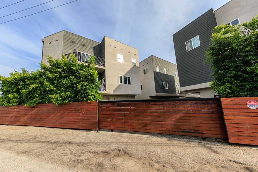 More Photos Of 1818 Thurman Ave, Los Angeles Apartments For Sale
