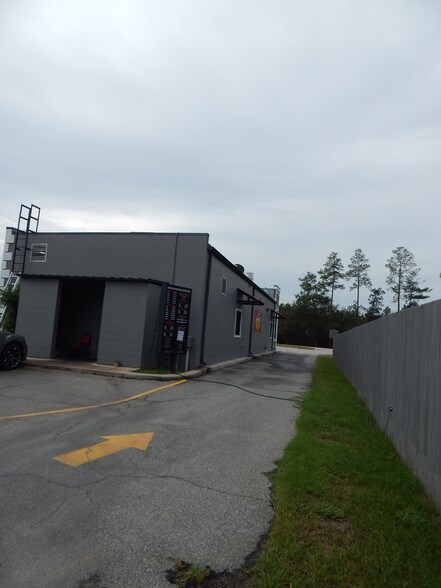More Photos Of 180 Lumber City Hwy, Hazlehurst Restaurant For Sale