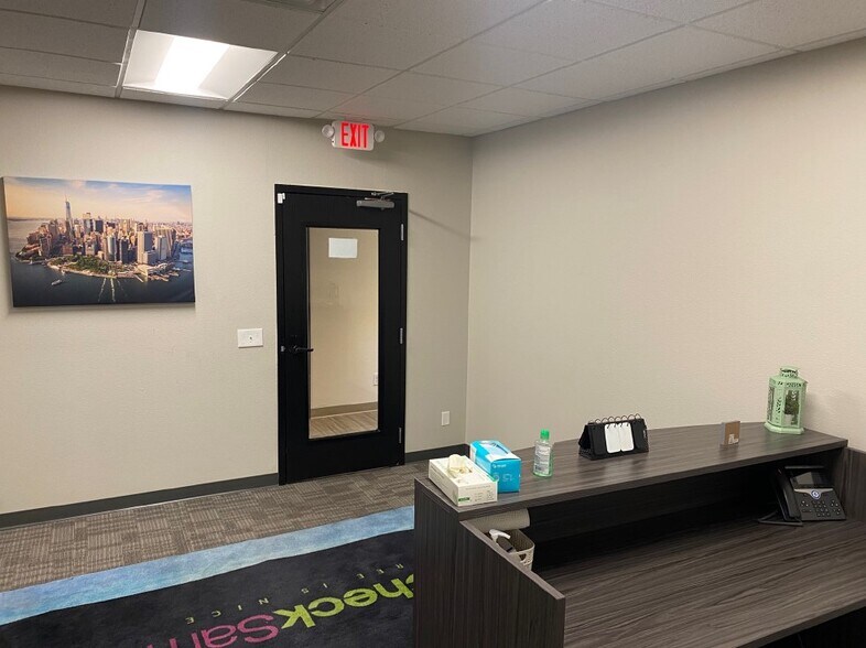 More Photos Of 6345 S Pecos Rd, Las Vegas Office For Lease