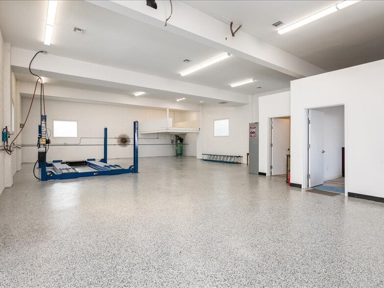 More Photos Of 28 Willowdale Ave, Port Washington Industrial For Sale