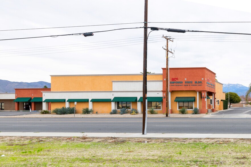 More Photos Of 950-960 N State St, Hemet Unknown For Sale
