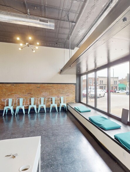 More Photos Of 215 W College Ave, Greenville Storefront Retail Office For Lease