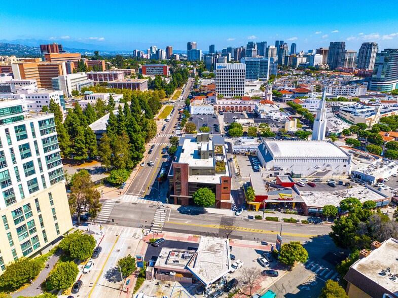 More Photos Of 900 Gayley Ave, Los Angeles Medical For Sale