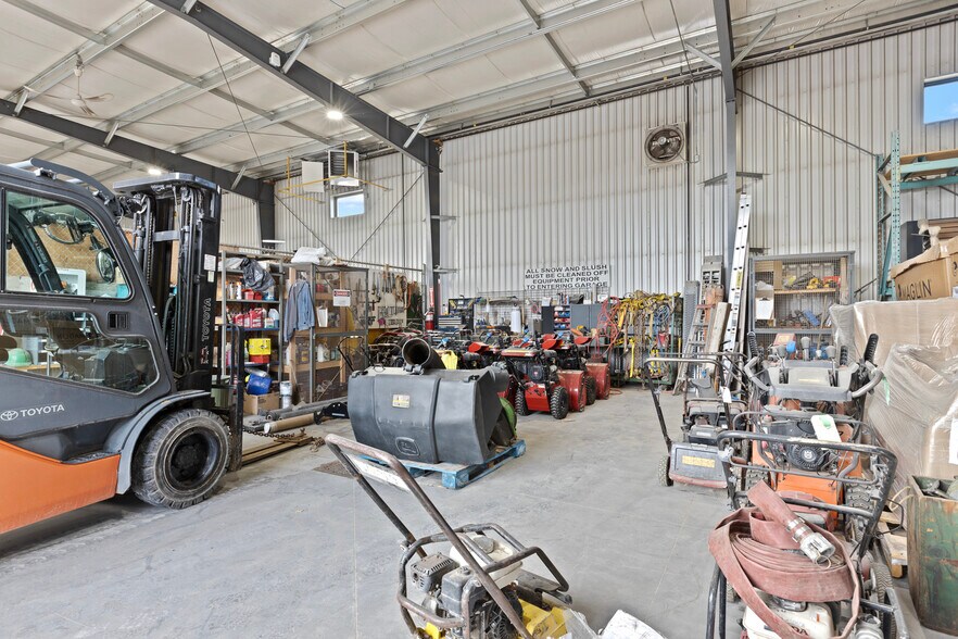 More Photos Of 143 Walgreen Rd, Ottawa Warehouse For Sale