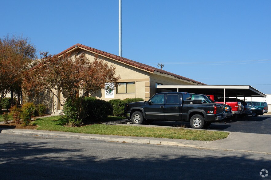 Primary Photo Of 3427 Northeast Pky, San Antonio Service For Sale
