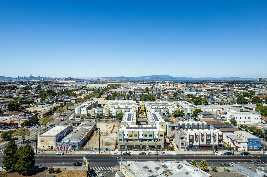 More Photos Of 2301 Market St, Oakland Storefront Retail Office For Sale