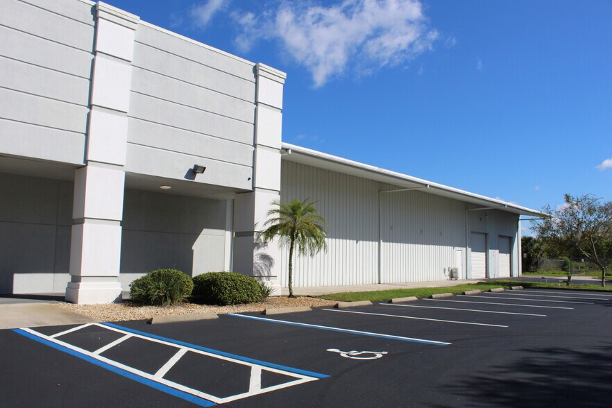 More Photos Of 855 N Highway 17-92, Longwood Storefront For Sale