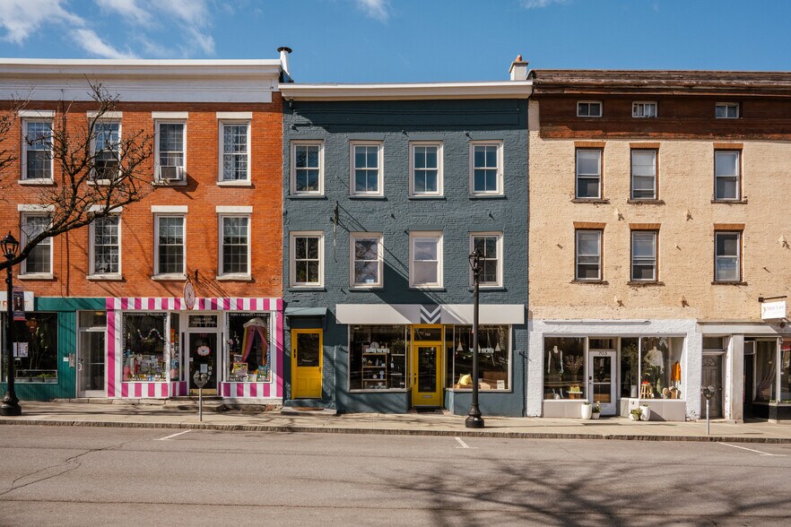 Primary Photo Of 705 Warren St, Hudson Storefront Retail Residential For Sale