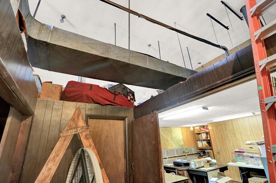 More Photos Of 111 S Walnut St, Edinburgh Theater Concert Hall For Sale