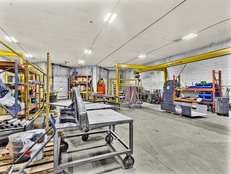 More Photos Of 9330 Boul Bourque, Sherbrooke Industrial For Sale