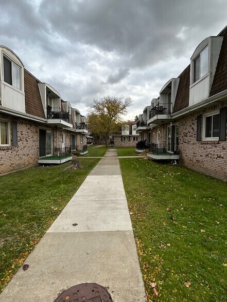 More Photos Of 61 S Fisher Rd, Buffalo Apartments For Sale