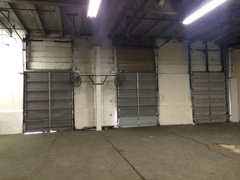 More Photos Of 73 Bridge St, Newburgh Warehouse For Lease