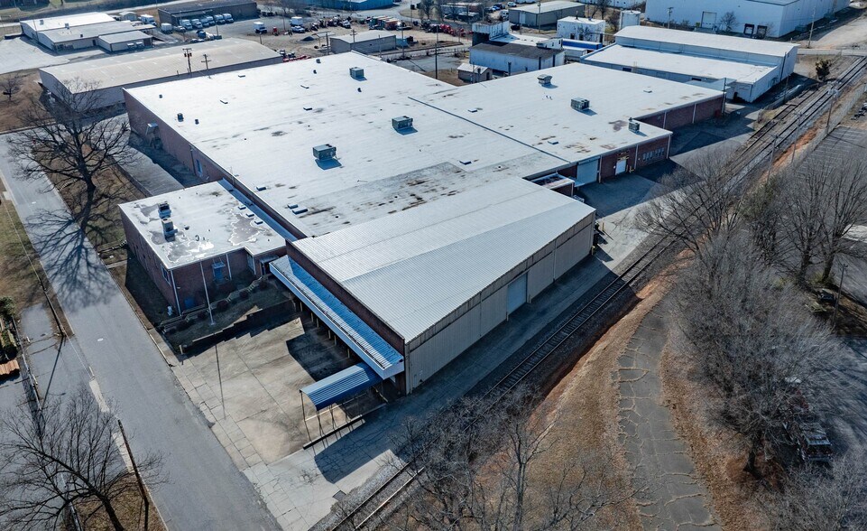 Primary Photo Of 820 Cochran St, Statesville Warehouse For Lease
