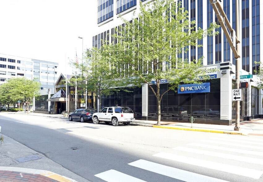 More Photos Of 110 W Berry St, Fort Wayne Office For Lease