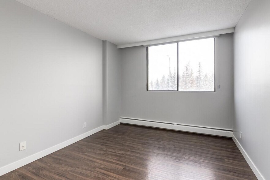 More Photos Of 2105 90 Av SW, Calgary Apartments For Lease