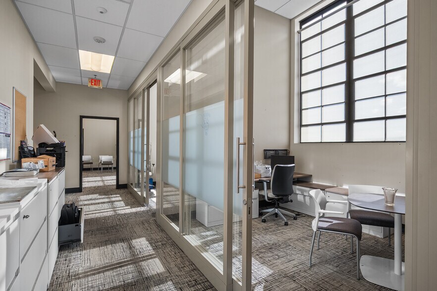 More Photos Of 1600 N Broadway, Saint Louis Manufacturing For Sale