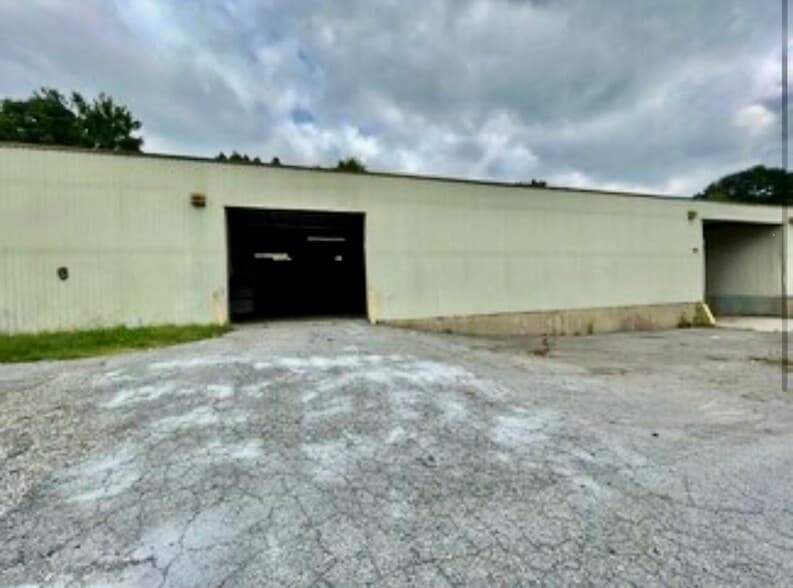 More Photos Of 3507 S Holden Rd, Greensboro Unknown For Lease