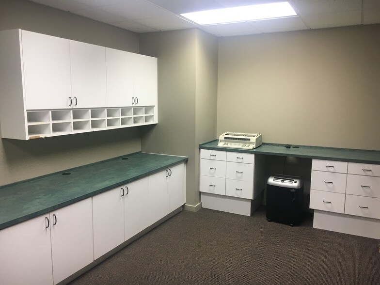 More Photos Of 5 Dunmore Ct, Hilton Head Office Residential For Sale