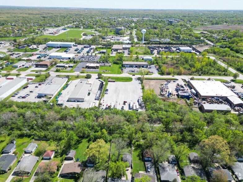 More Photos Of 68 North St, Park Forest Parking Lot For Sale