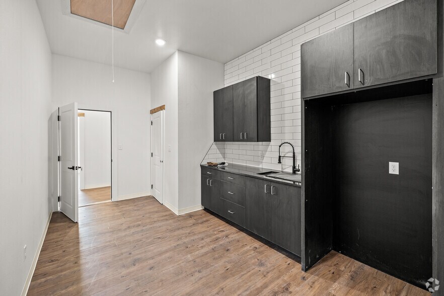 More Photos Of 3204 140th St, Lubbock Medical For Sale