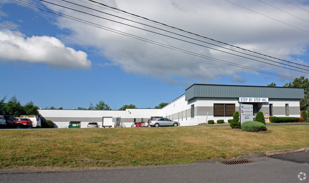 More Photos Of 53 Gravel St, Wilkes-Barre Office For Lease