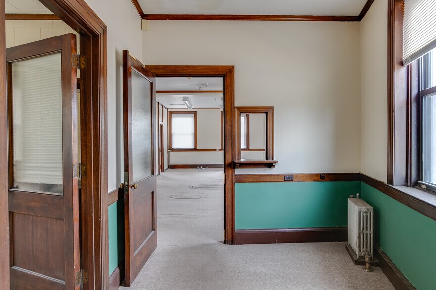 More Photos Of 3661 W Shore Rd, Warwick Warehouse For Sale