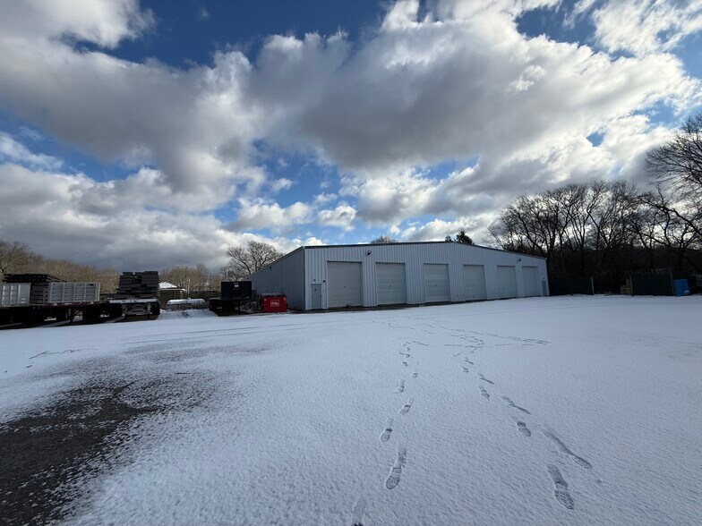 More Photos Of 69 Dudley Rd, Sutton Warehouse For Lease