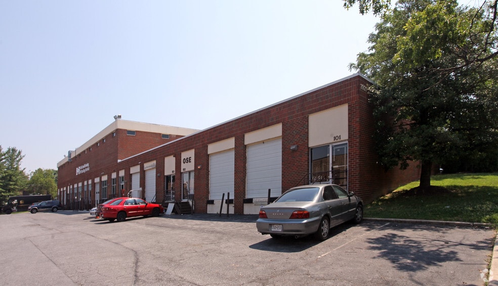 More Photos Of 7901-7953 Queenair Dr, Gaithersburg Warehouse For Lease