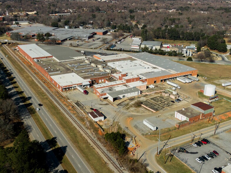 Primary Photo Of 300 S Main St, Mauldin Warehouse For Lease