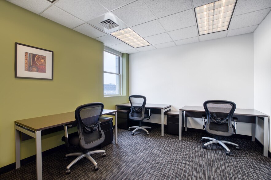 More Photos Of 342 N Water St, Milwaukee Coworking Space