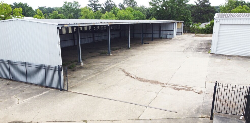 More Photos Of 3000 Main St, Baker Warehouse For Lease