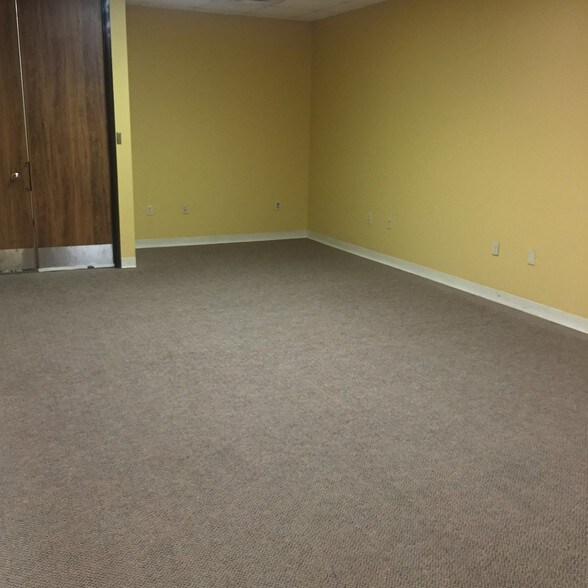 More Photos Of 3029 S Sherwood Forest Blvd, Baton Rouge Loft Creative Space For Lease