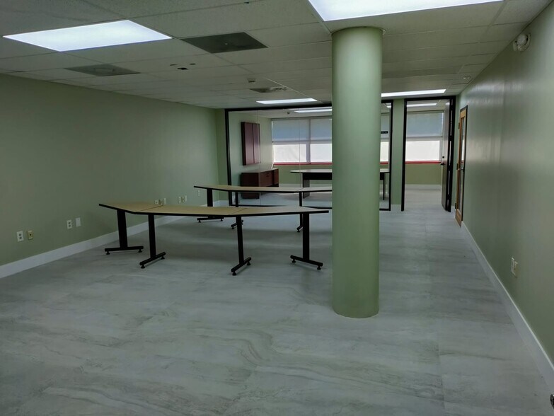 More Photos Of 1799 W Oakland Park Blvd, Oakland Park Office For Lease