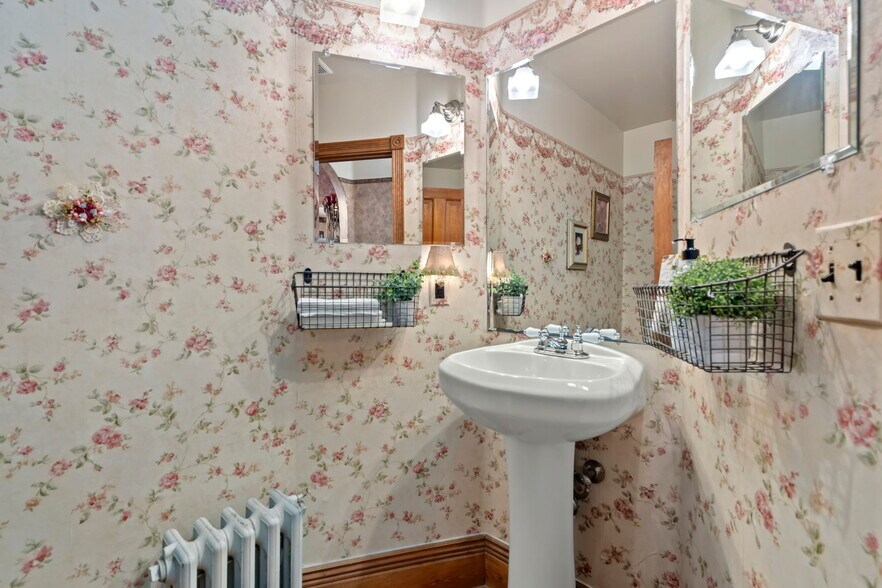 More Photos Of 746 Washington Ave, Loveland Specialty For Sale