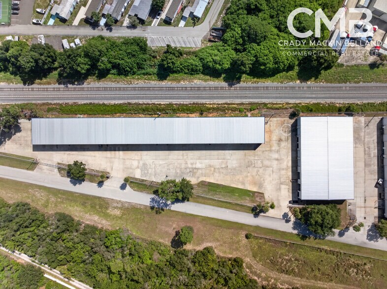 More Photos Of 300 Industrial Park Blvd, Sebastian Unknown For Lease